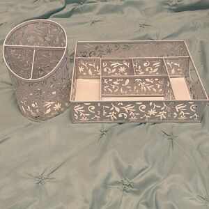 White Floral Organizer Set